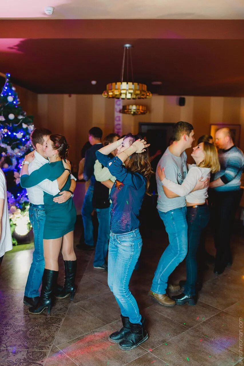 Виолет эжва. Кафе виолет. Виолет сыктывкар. Виолет эжва. Дискотека рядом.