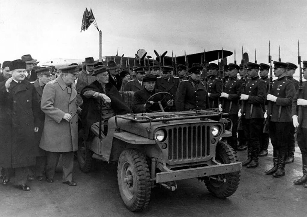 Где в феврале 1945 года. Ялтинская конференция 1945 года. Рузвельт на Ялтинской конференции. Черчилль Ялтинская конференция. Февраль 1945 Ялтинская конференция.