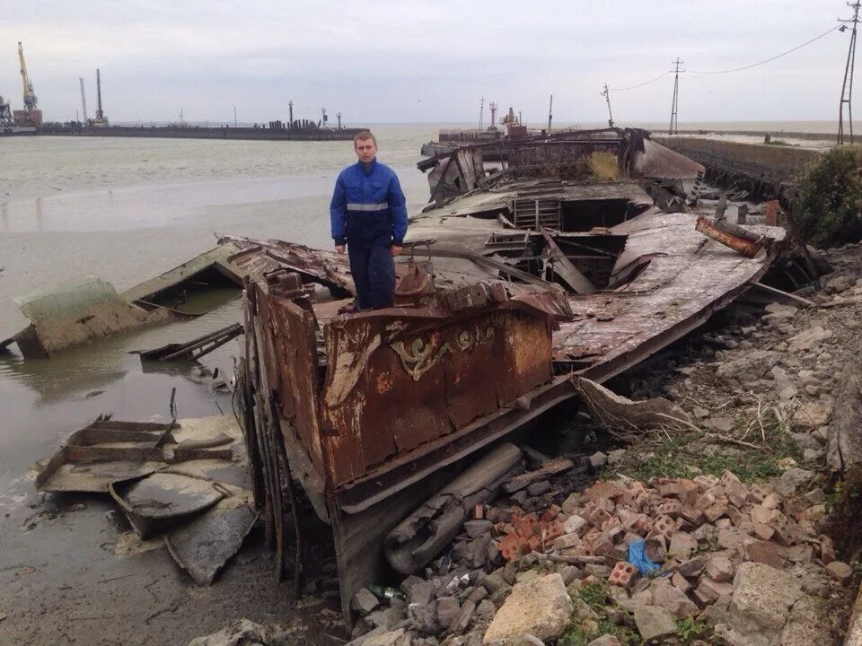 в соколе утонул мужчина. 08. затонувший корабль в бердянске. 02. 1962 новочеркасск.