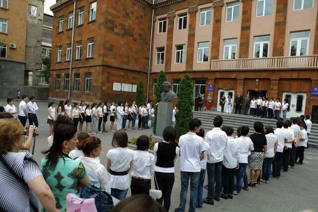 Армения плюсы. Институт Мировых цивилизаций Жириновского. Университетский колледж БФУ. Институт Жириновского в Москве Октябрьская.. Мероприятия техникум.