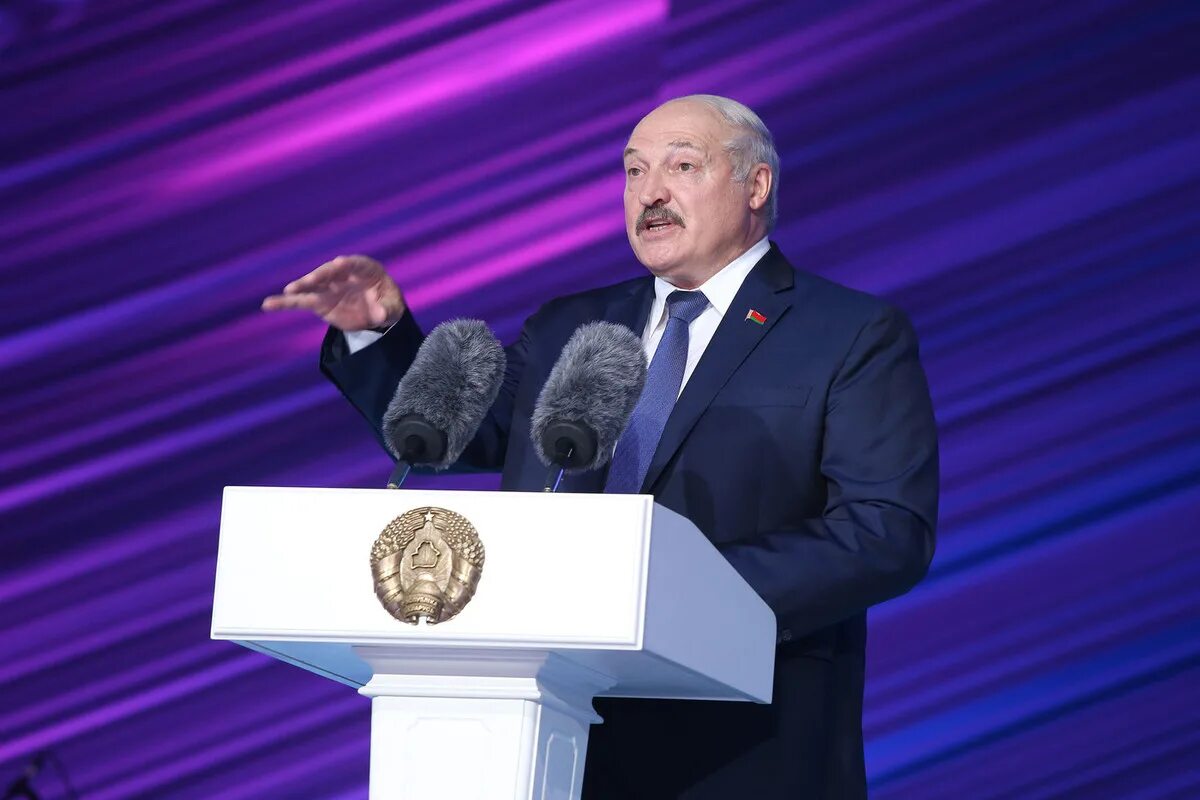 Какую награду получил лукашенко. Лукашенко 2025. послание лукашенко 2025. лукашенко 2017.