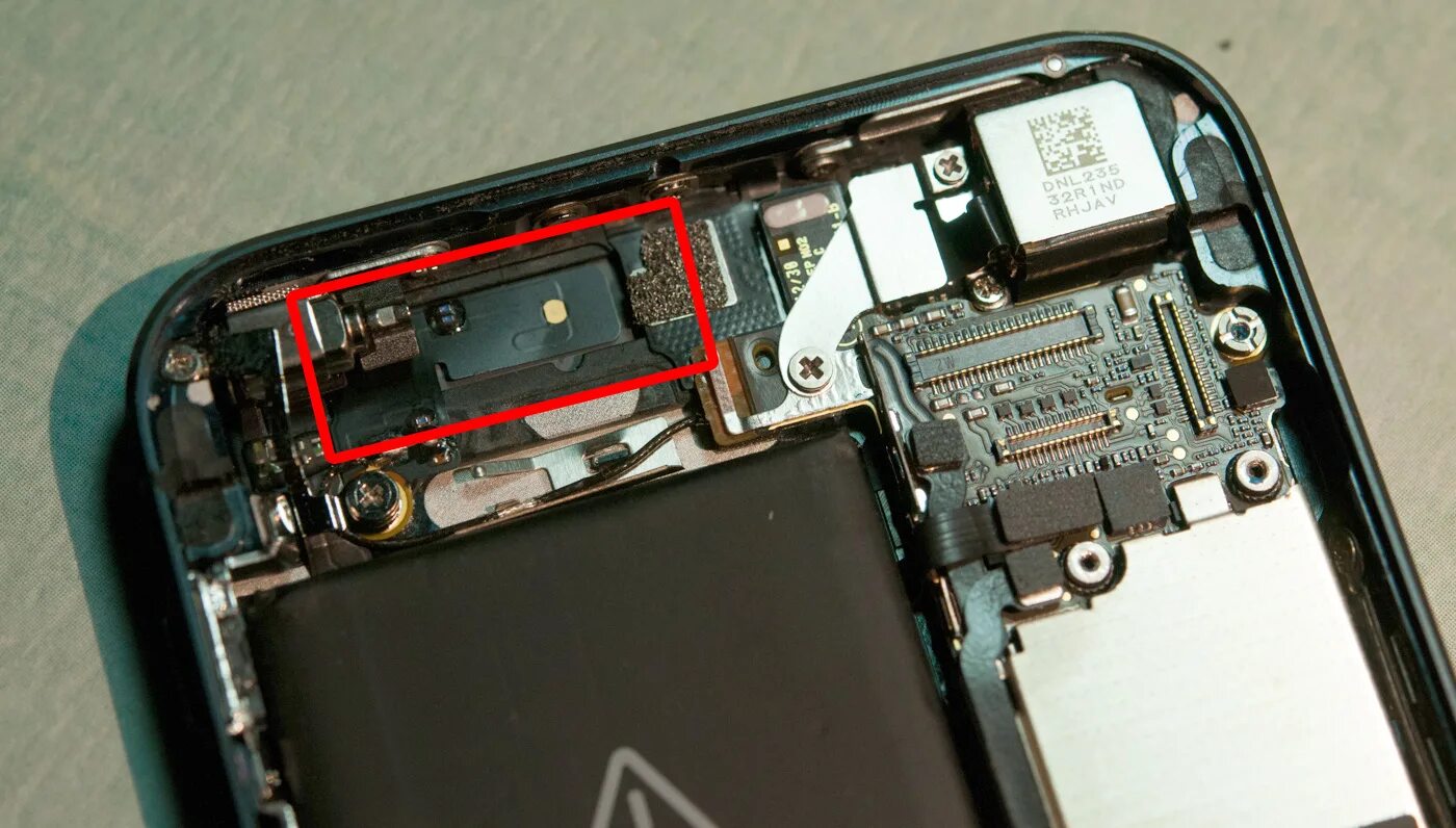 Плохо ловит wifi. Iphone 5s wifi. модуль связи айфон 5s. iphone 8 wifi модуль. антенна 5g на iphone 13.