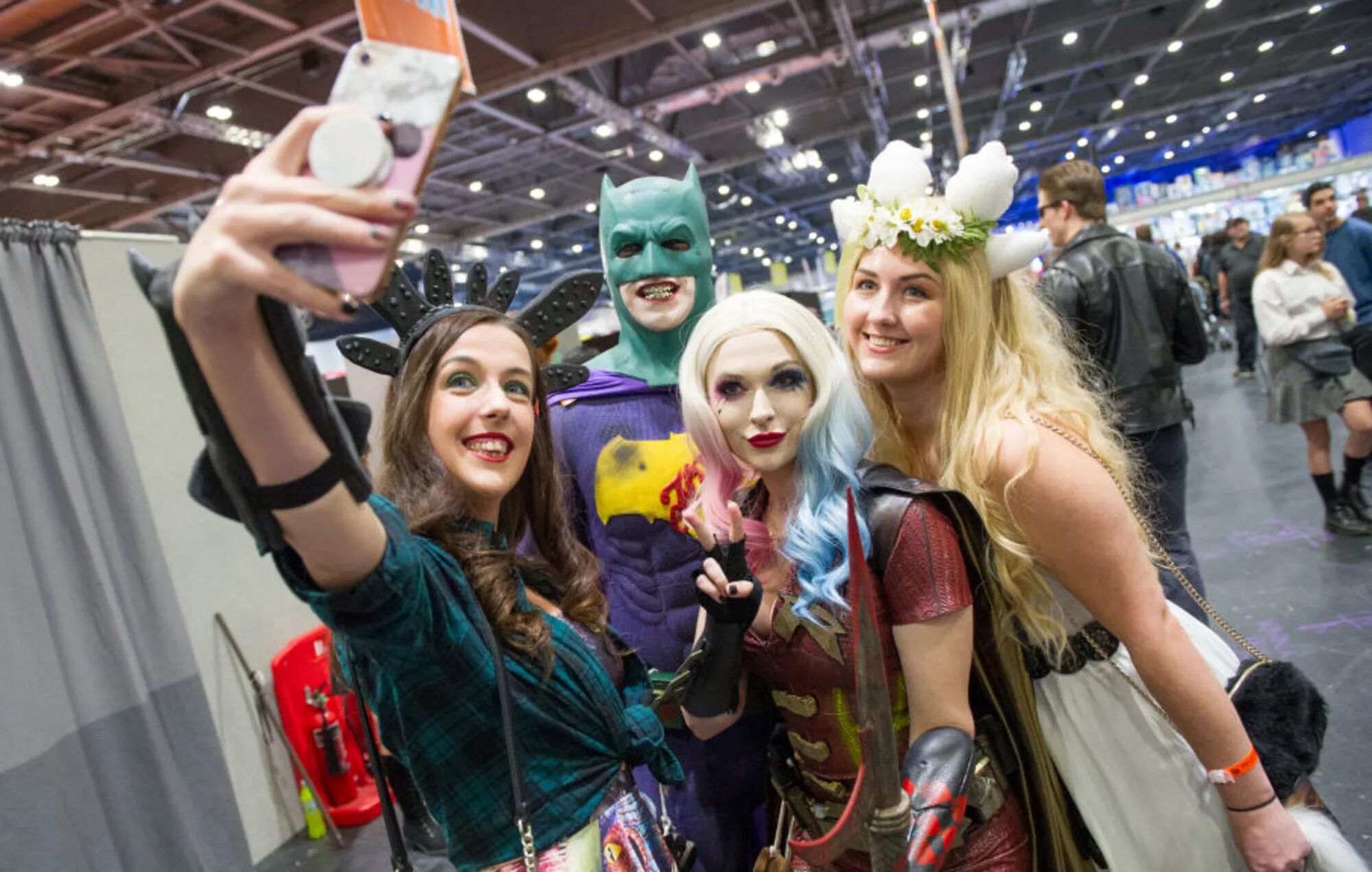 Comic con москва. Комик кон 2022 нью йорк. Комик кон сан диего. Комик кон москва 2022. Игромир и комикон.