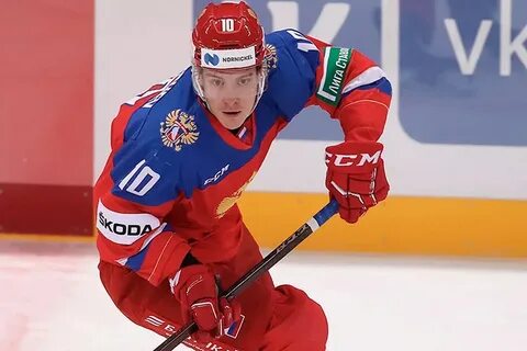 Какой хоккеист играл