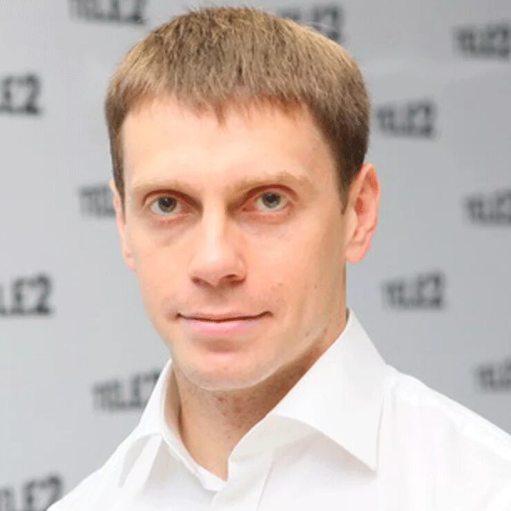 Коммерческий директор тел. Коммерческий директор тел. Бедрицкий киров. Директор строительной фирмы. Генеральный директор теле2.