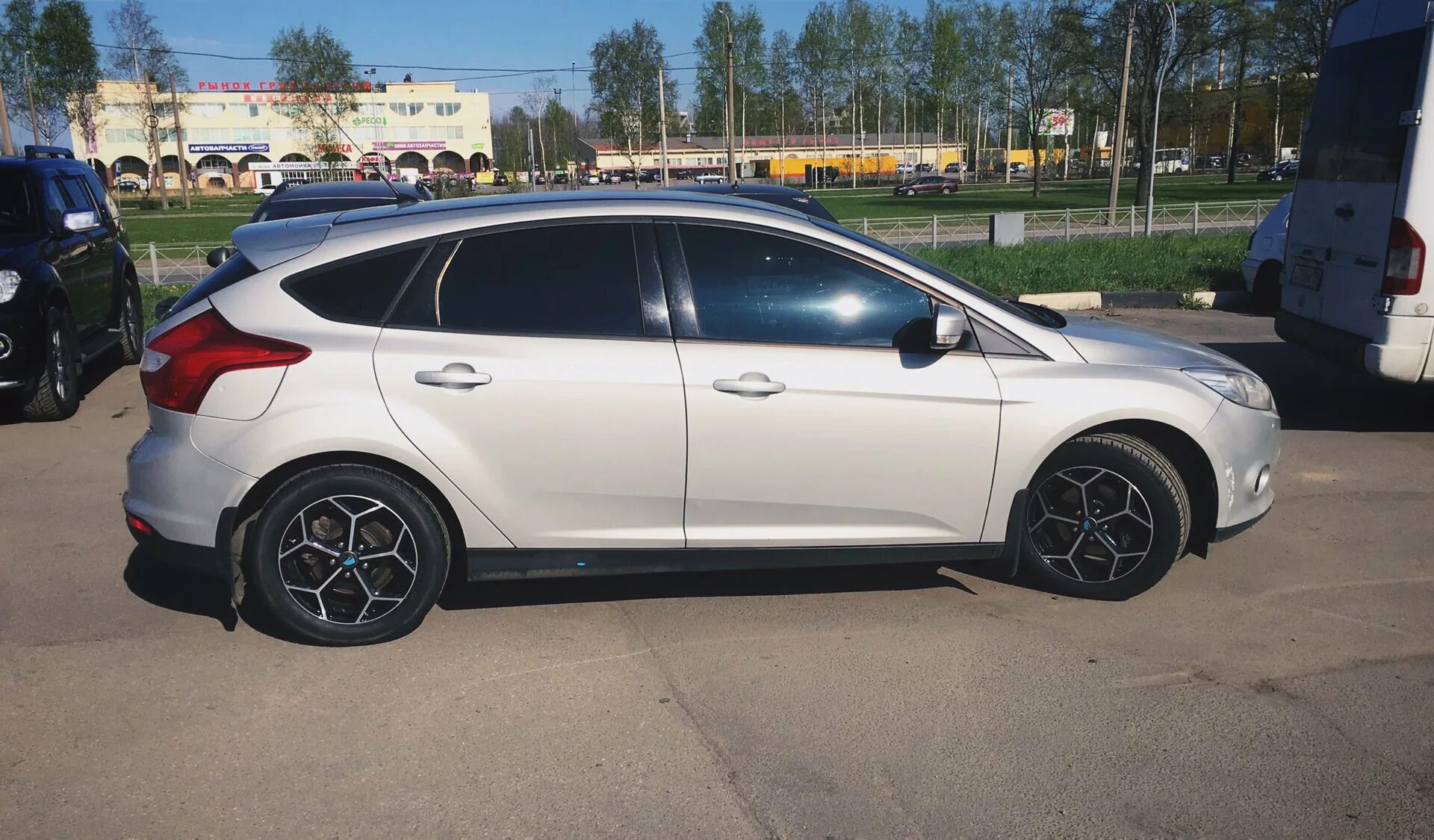 Диск колеса форд фокус 3. Форд фокус 3 хэтчбек r 16. Диски Ford Focus 3 r16. Форд фокус 3 хэтчбек диски 16. Диски Форд фокус 3 r17.