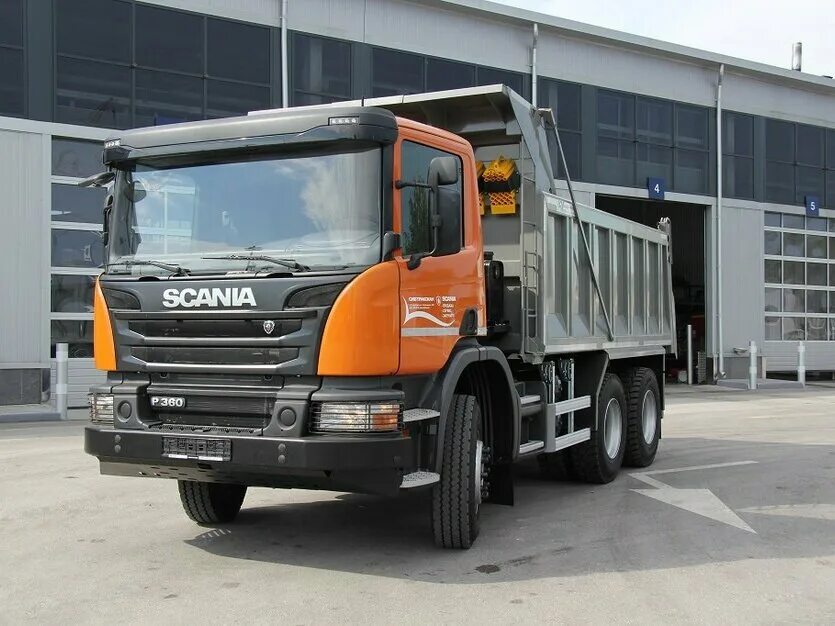 Scania самосвал p6x400. Самосвал Скания p400 оранжевый. Scania p360 самосвал. Скания самосвал p330.