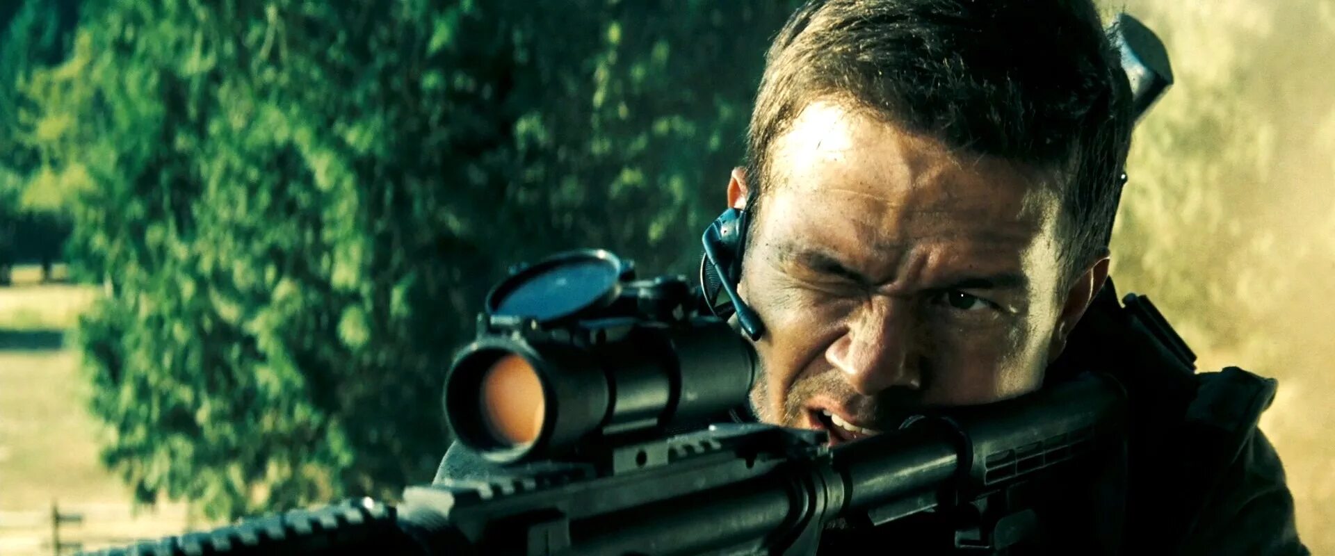 Sniper mark. Марк Уолберг стрелок 2007. Стрелок (фильм, 2007, Антуан Фукуа). Снайпер фильм 2007 Марк Уолберг. Фильм стрелок 2007 снайпер.