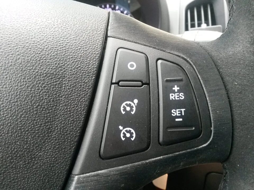 Как выглядит кнопка круиз контроля. Круиз контроль hyundai i30 fd. кнопка круиз контроля хендай i30. hyundai 270 круиз-контроль. блок кнопок круиз контроля хендай i30.