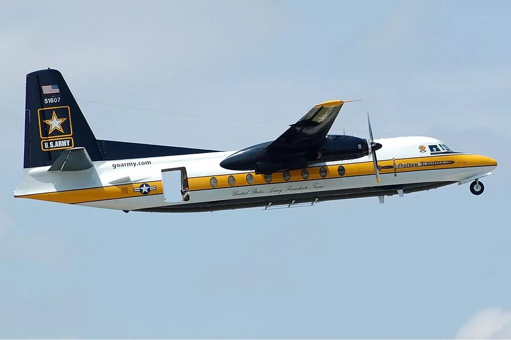 27 f. Fokker f27-400m. F27 самолет. Fokker 27. Френдшип самолет.