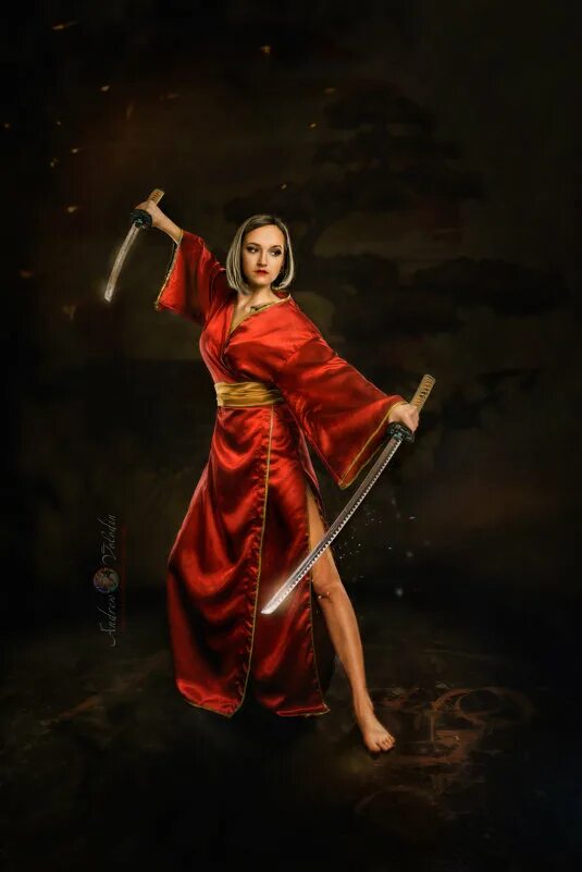 катана кимоно самурай сакура. красивая девушка на качелях. девушка с самурайским мечом. девушка на качелях. девушка с катаной.