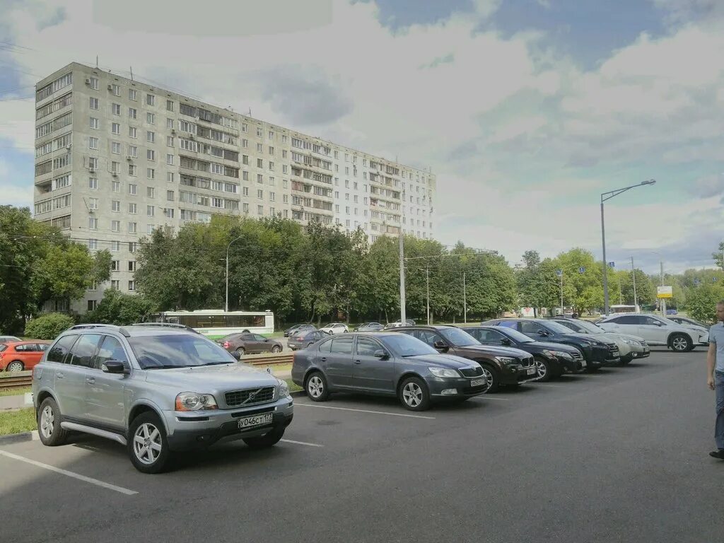 Стоянка новых автомобилей. Первой пятилетки 14 челябинск. Ударная 25/1 стоянка. Гранд паркинг внуково. Внуково парковка 1.
