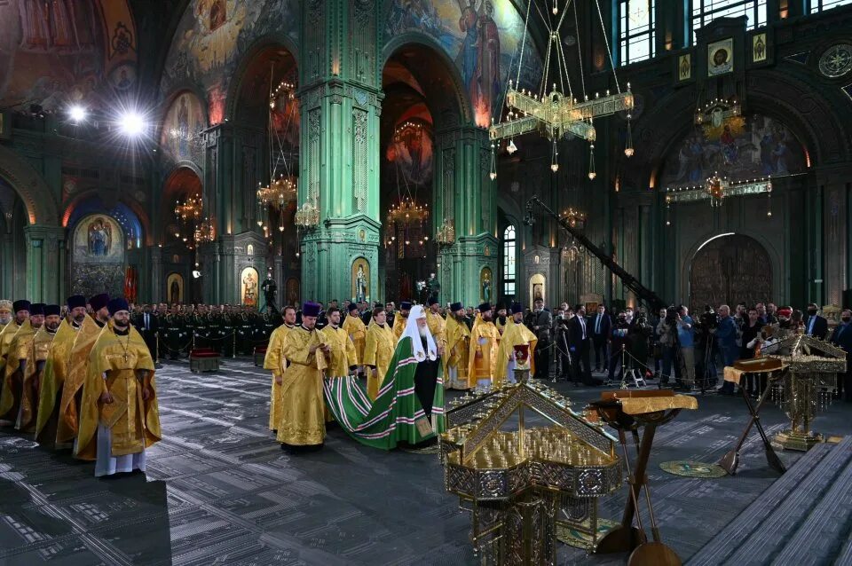 Храм воскресения христова патриот. Литургия сентябрь. Воронеж казанский храм духовенство. Александр устименко, благочинный алчевского церковного округа. Московская духовная академия храм.