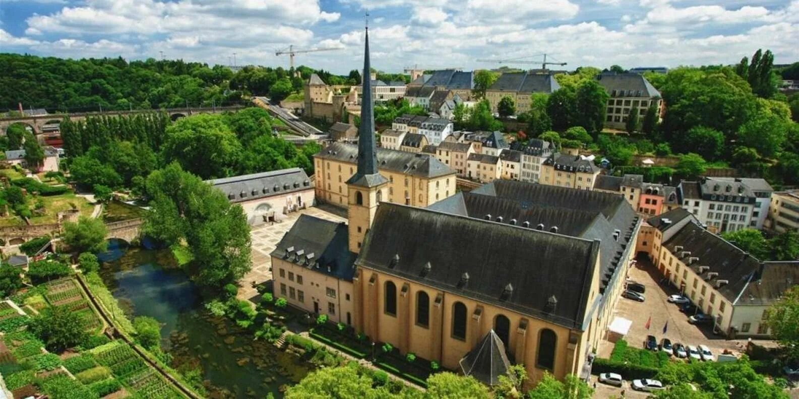 Люксембург 2023. Герцогство Люксембург. Герцогство Люксембург достопримечательности. Герцогство Люксембург улицы. Достопримечательности Люксембурга.