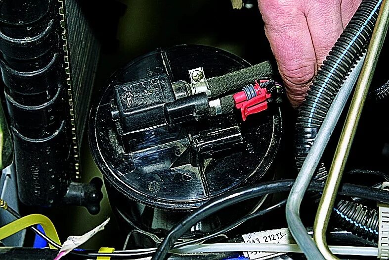 Датчик холостого хода нива 2131. Привод спидометра лачетти 1. Датчик дут ваз 2114. Датчик указателя топлива нива шевроле. Выключатель контрольной лампы блокировки дифференциала нива 2121.