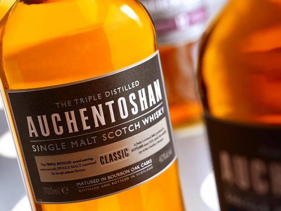 Auchentoshan single. Окентошен Американ ОАК. Акентошан виски. Виски аушентошан. Окентошен виски односолодовый.