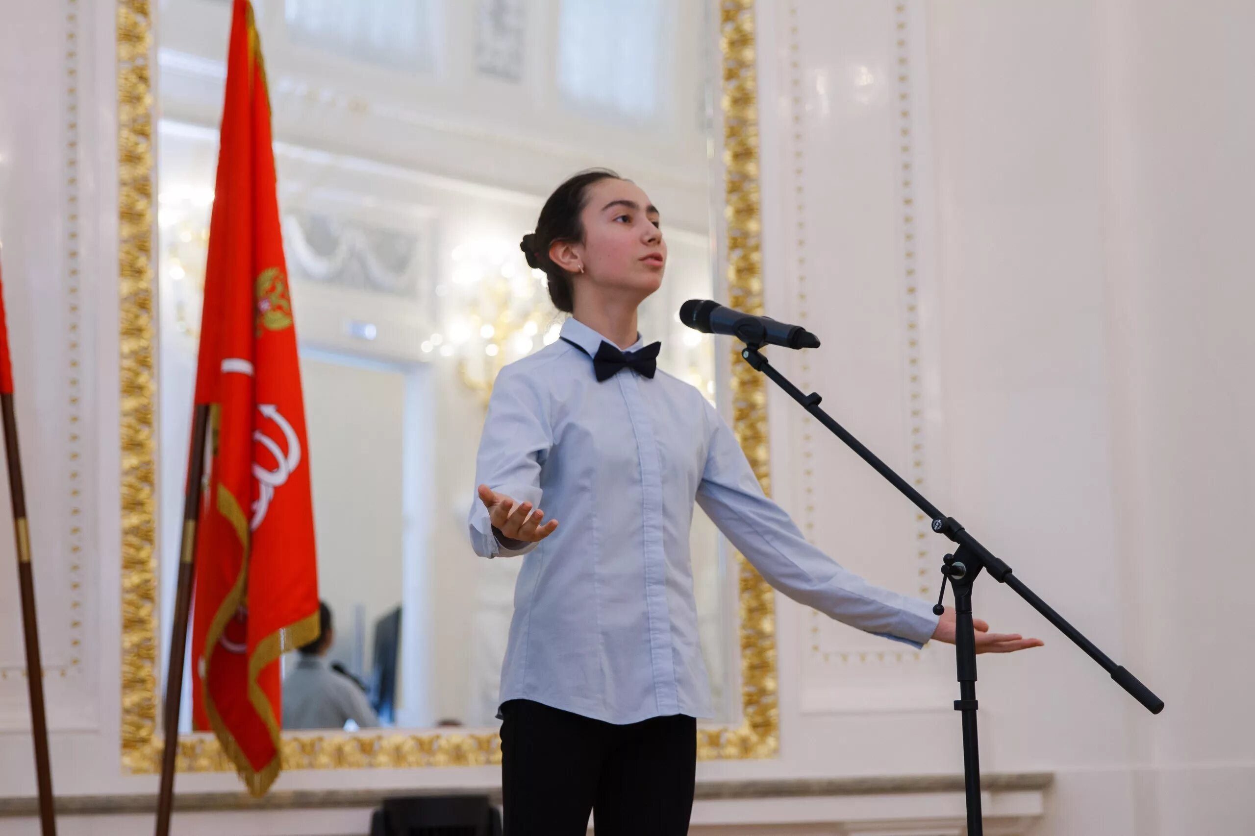 Юный чтец картинки. Маленький чтец. Артек живая классика 2023. Живая классика. Живая классика победители.