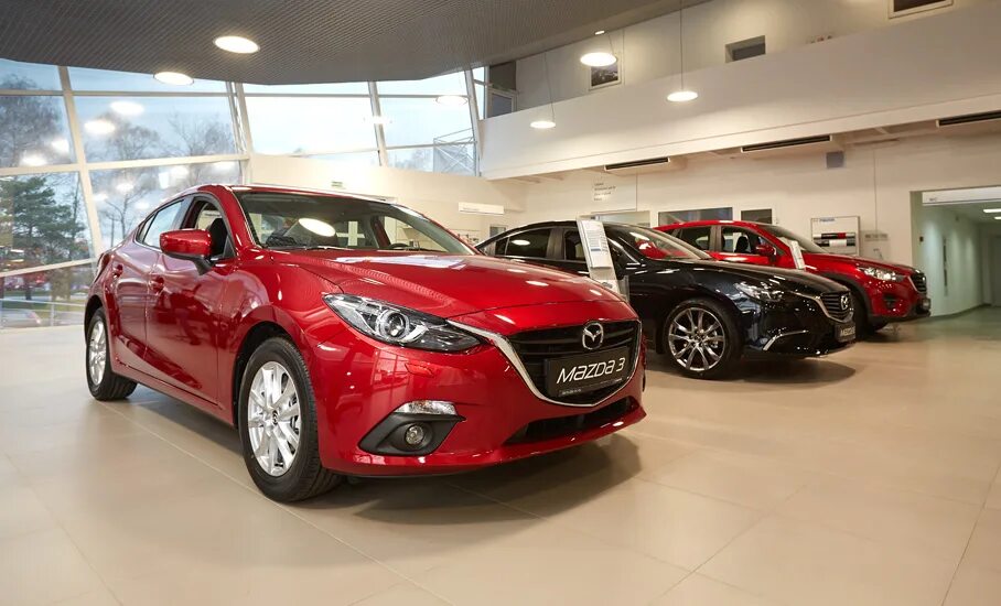 Mazda сайт. Мазда Center-3. Новые автомобили Мазда. Автосалон Mazda. Мазда салон.