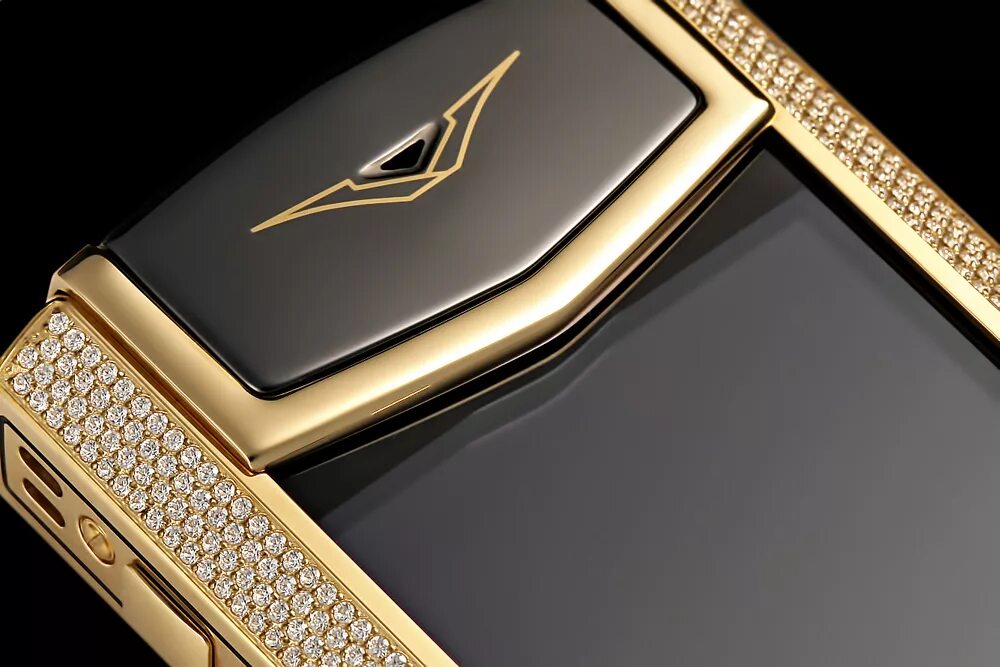 Магазин дорогих телефонов. Vertu Boucheron Cobra. Vertu Signature Cobra. Vertu Signature Diamond. Верту за 1000000.