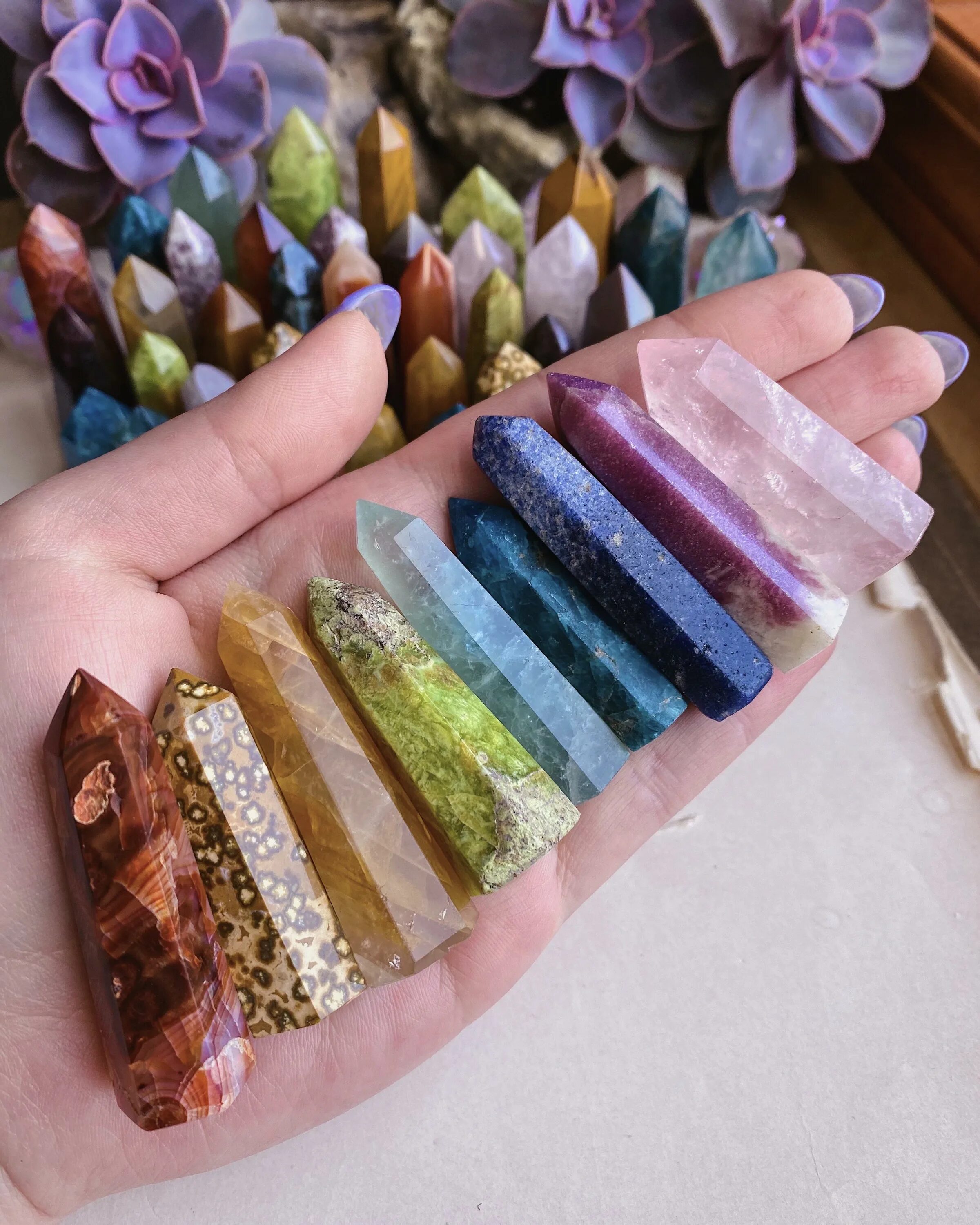 Цветные минералы. Разноцветный натуральный камень. Многоцветные минералы. Разноцветные камни минералы. Crystals r