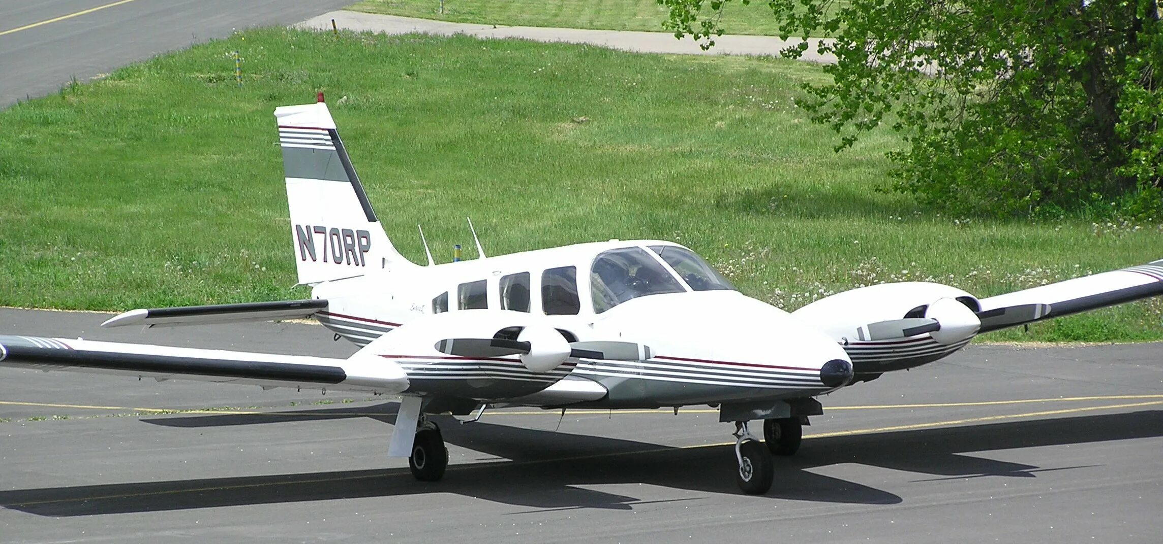 Bcnr33 v-spec blue. Jet2. R34 gt-r v. V ii n n ii. Пайпер сенека 3.