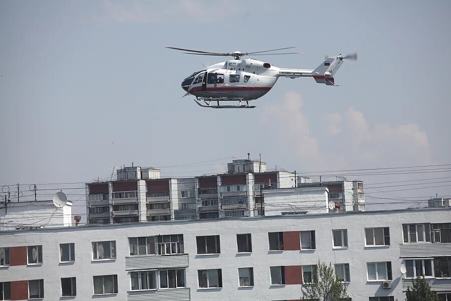 Вертолет над железногорском. Вертолет над городом. Вертолеты над Белгородом. Украинские вертолеты в Белгороде. Вертолёт над Орехово Зуево.