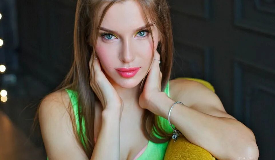 Annaliseangela private. Украинские webcam модели. Блондинка webcam model.