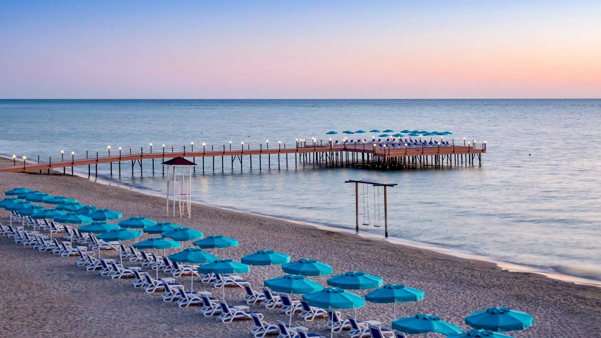 Каспийское море пляж избербаш. Каспийское море каспийск. Каспийское море дербент. Каспий море дербент. Риксос ватер ворлд актау казахстан.