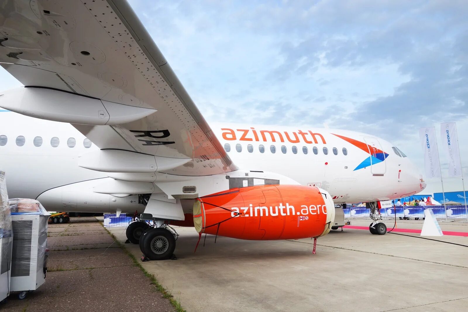 азимут аэро. авиакомпания 4. авиакомпания азимут суперджет. авиакомпания азимут ssj 100. авиакомпания 4.