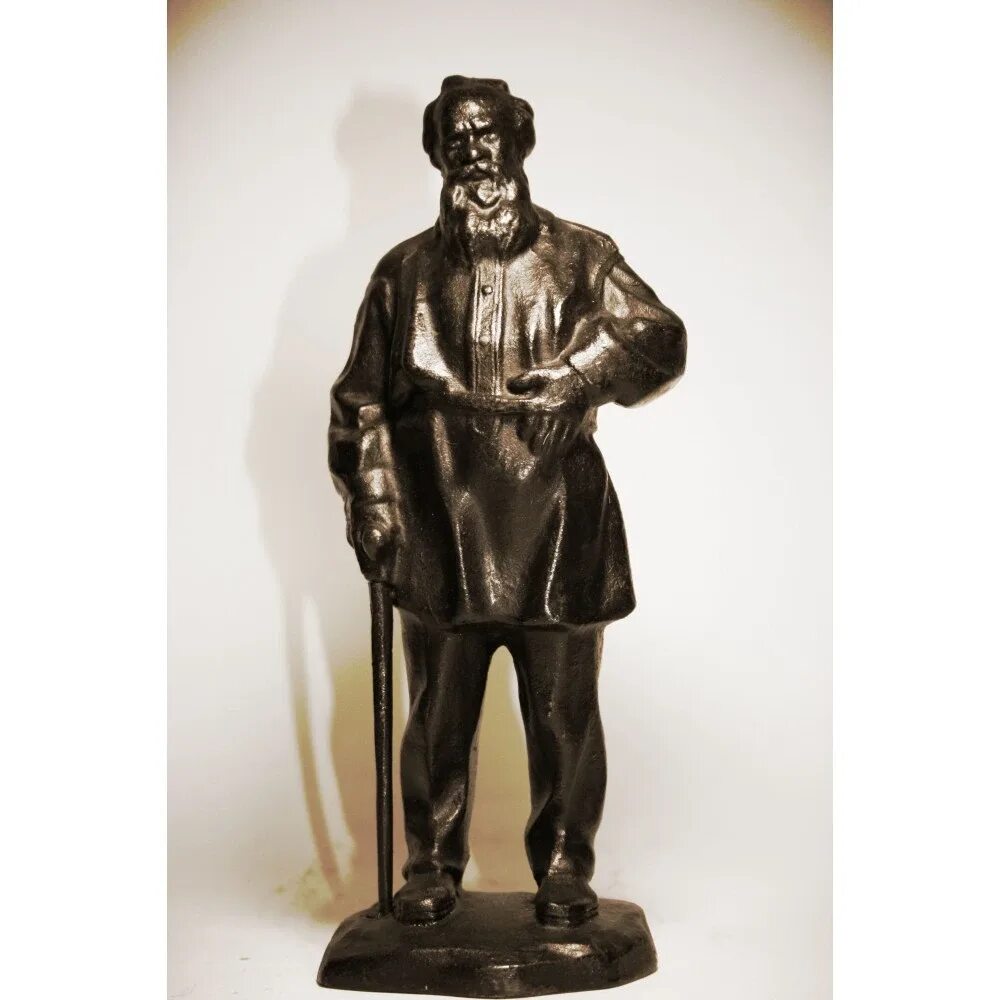 Чугунная статуэтка Льва Толстого. Лев Касли статуэтка. Статуэтка Льва Толстого из чугуна весом 1500 г. Лев толстой стул трость. Толстой чугунный