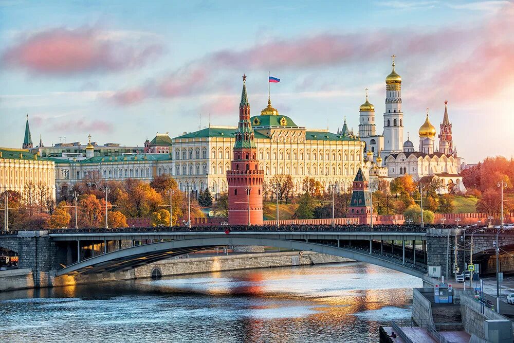 Москва главный город страны. Кремль Москва. Кремль. Сердце Москвы. Москва река Кремль. Вид на Кремль осень.
