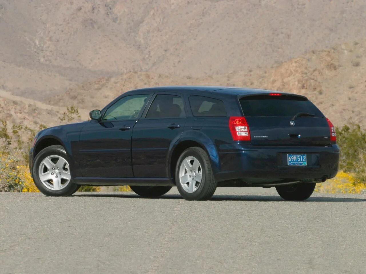Dodge magnum 2020. Додж магнум универсал. Додж магнум 2008. Dodge magnum 2005-2008. Dodge magnum srt8.