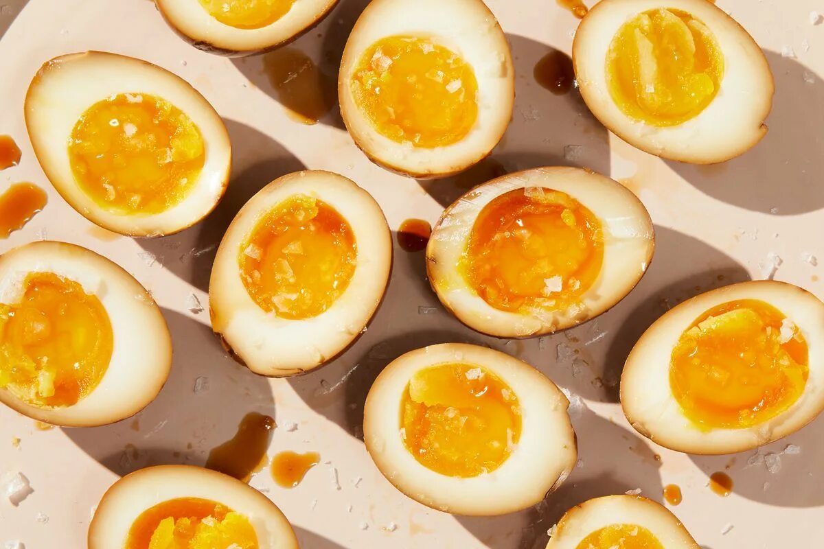 Яичный пост. Яйцо в сосиске к завтраку. Marinated Eggs. Eggs with soy Sauce.