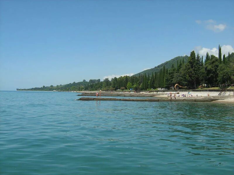 Пляж пансионата мандарин новый афон. Афон дакир абхазия. Новый афон пляж 2022. Новый афон абхазия море. Новый афон пляж набережная.