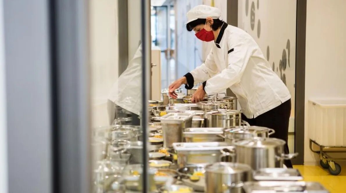 Проверка роспотребнадзора в школе. Организация питания пищеблок. Контроль питания в детском саду пищеблок. Проверка школы роспотребнадзором. Роспотребнадзор в детском саду.