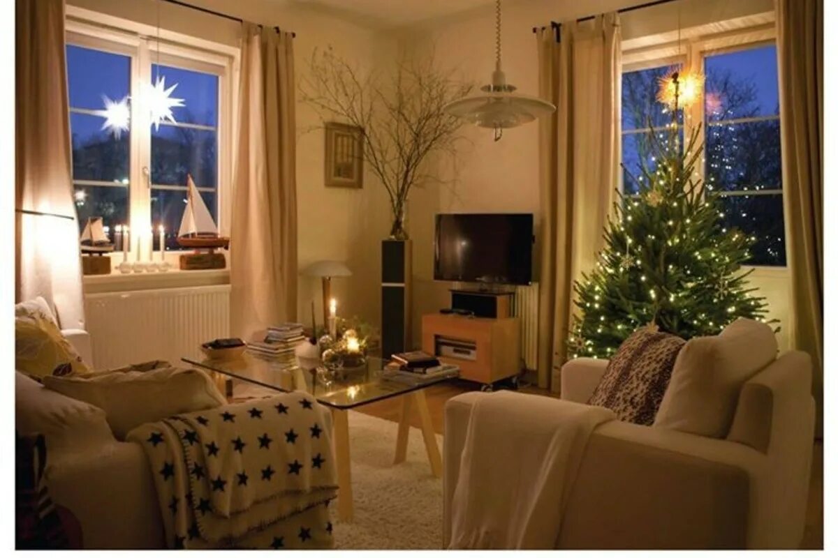 Новый год квартира москва. Уютный новогодний интерьер. Новогоднее освещение квартиры. Новогоднее освещение в скандинавском стиле. Скандинавский интерьер вечером.