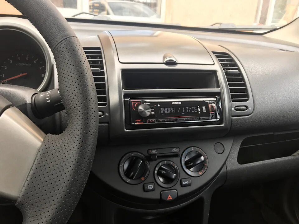 Магнитола для ниссан ноут. Nissan Note 2din. Магнитола 2 din на Nissan Note. Nissan Note e11 2 din.