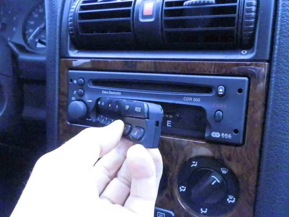 Всем кто хочет поставить 2 din магнитолу - Opel Vectra C, 3,2 л, 2004 года автоз