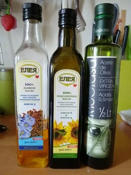 Масло подсолнечное с оливковым. Оливковое масло производители. Сорта оливкового масла. Салат с оливковым маслом.