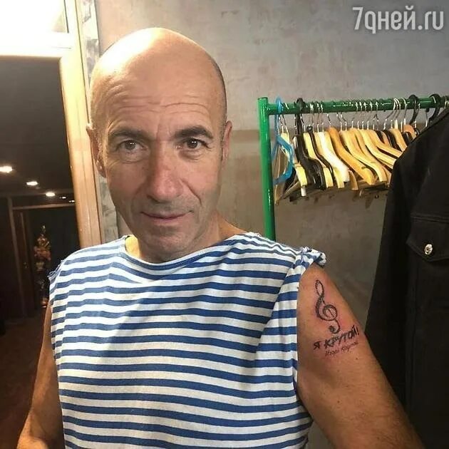 Какую ироничную татуировку сделал себе Игорь Крутой? Зачем?