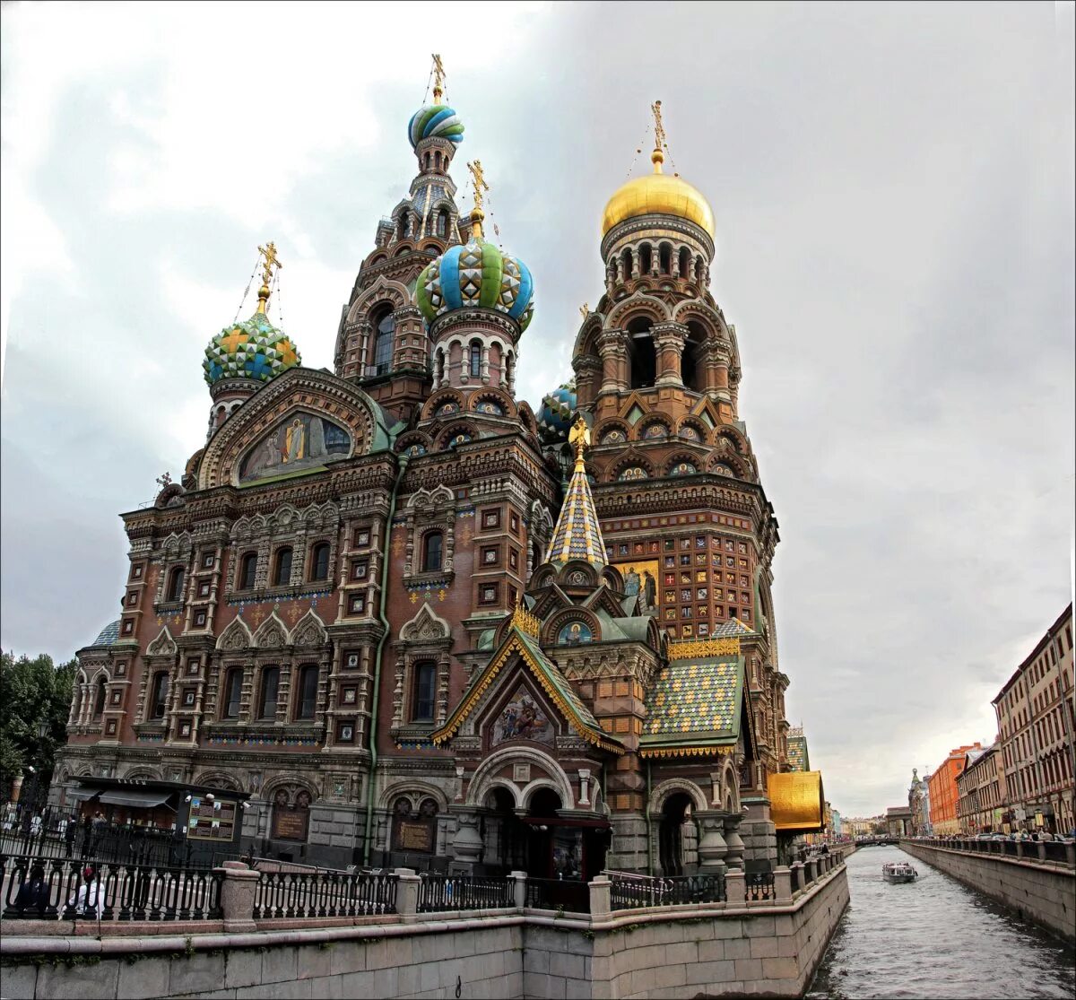 Сколько лет храму на крови. Храм Спаса на крови. Храм Воскресения Христова в Петербурге (спас-на-крови). Петербург храм Спаса на крови.