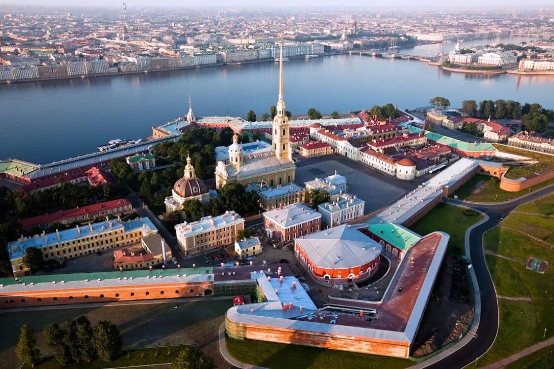 Какое название носил петербург. Петропавловская крепость в санкт-петербурге. питер петропавловская крепость. заячий остров петропавловская крепость. петропавловская крепость музей.