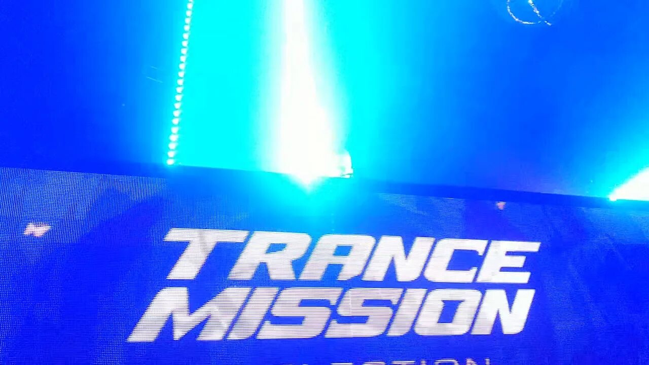 Dj feel 2022. Диджей фил трансмиссия. Диджей фил радио рекорд. Диджей фил радио рекорд. Dj feel trancemission 2021.