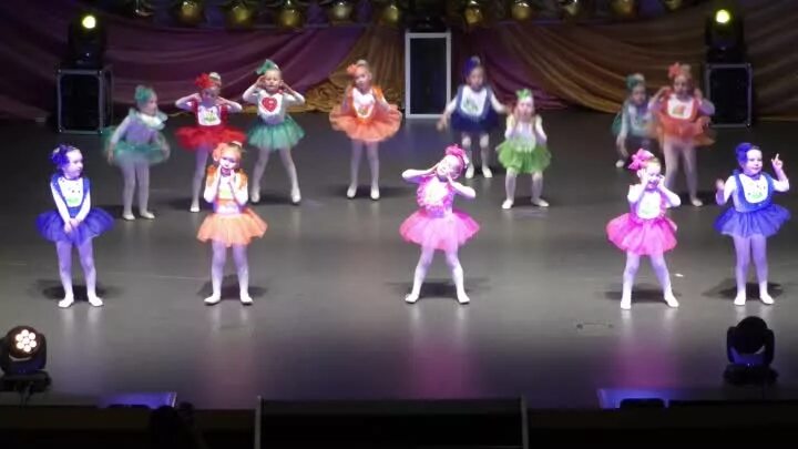 Костюм для детского танца лялечка. Лялечка танцует лялечка поет танец. Лялечка танцует лялечка поет танец. Танец лялечка танцует. Волшебники двора лялечка.