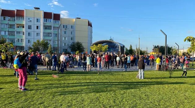 Парк микрорайона. Сквер молодежный Усмань. Парк в новой Усмани. Новый парк в микрорайоне зеленый