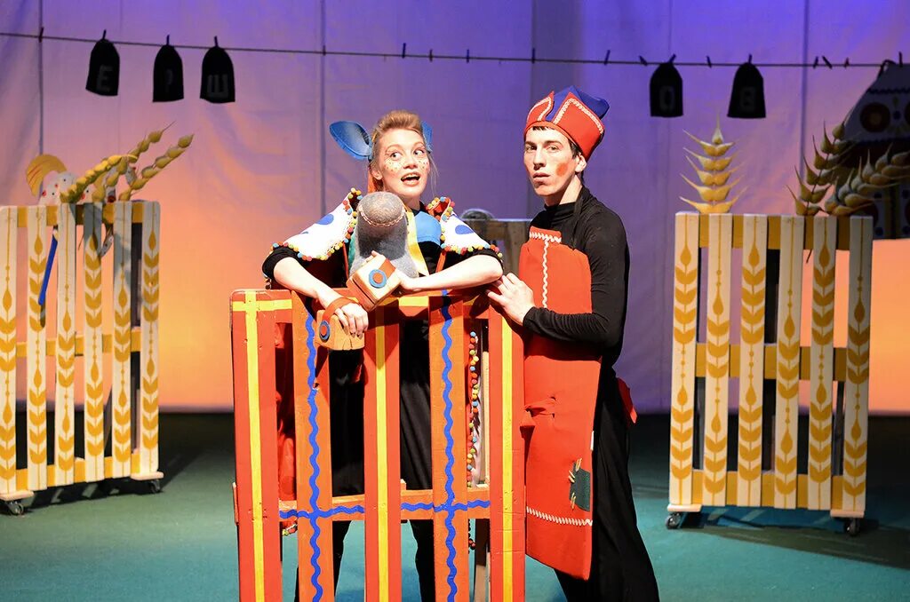 Театр самарт самара. Тюз самарская 95. Зал в самарском театре юного зрителя. Самарский театр - центр юного зрителя,. Самарский театр юного зрителя самарт самара фото.