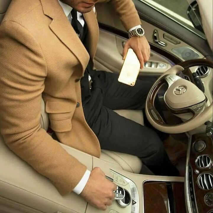 Chateau d'or bel air. интерьер черный с золотом. старики luxury life. мастер роскоши. мастер роскоши.