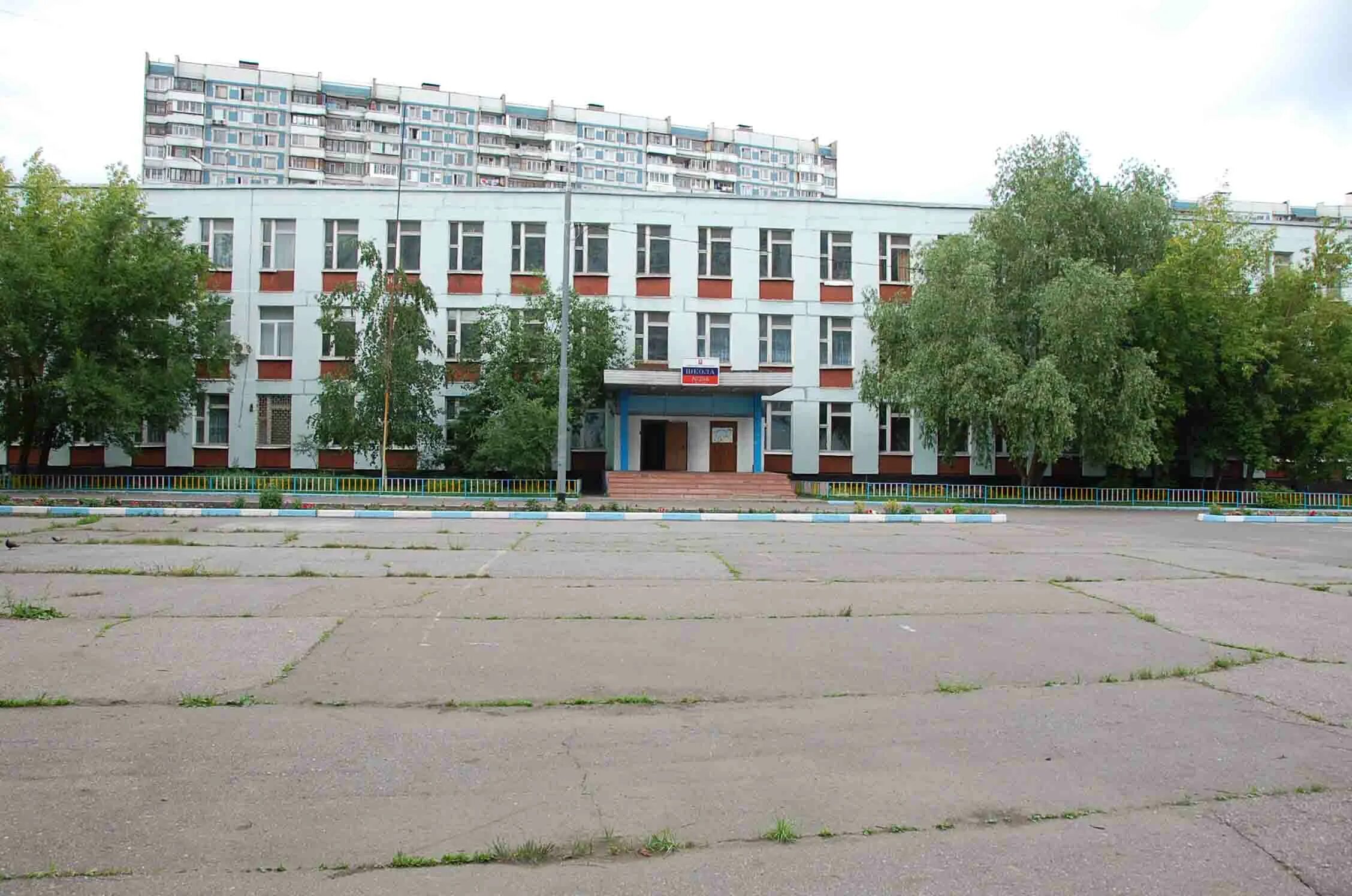 Школа является центром. 57 Школа Москва. 57 Школа Хамовники. Школа 1955 Москва здание 1. Школа 298 Санкт-Петербург.