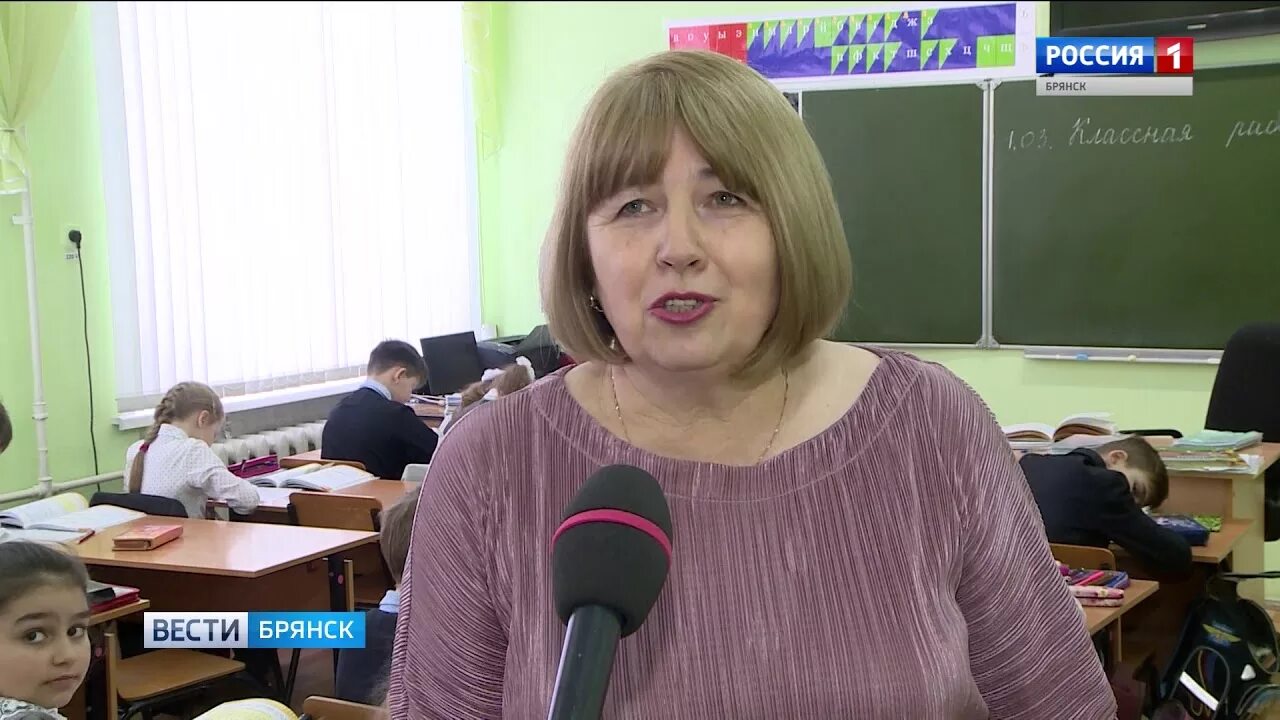 Новости брянска свежие последние. Новости брянск 11 апреля. Эвакуация в брянске. Пожарные и спасатели. 6 школа клинцы.