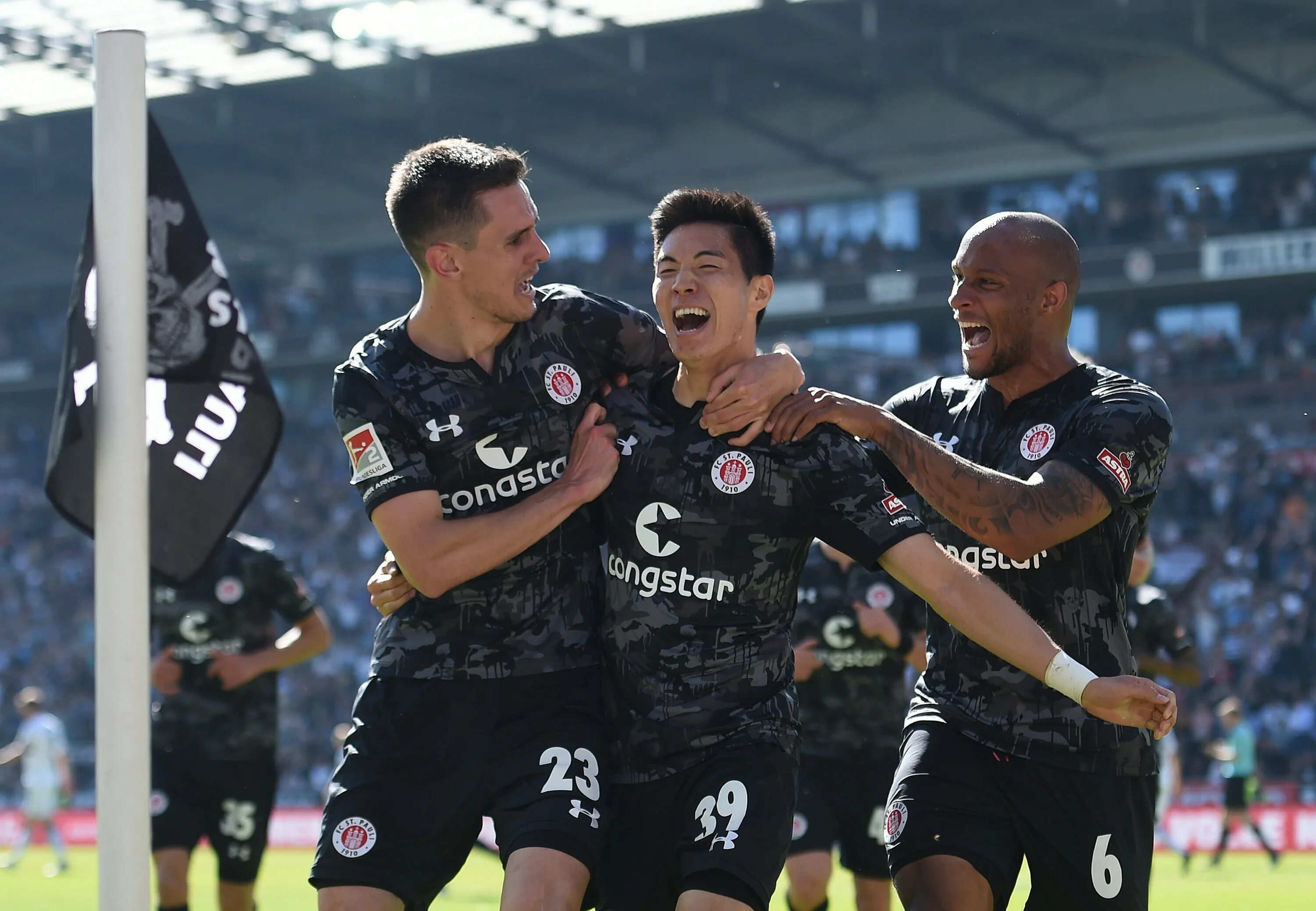 Санкт-паули - оснабрюк. Манчестер сити саутгемптон 8 октября. St pauli футбольный клуб. 2022 санкт паули состав на английском. Санкт паули турнирная таблица.